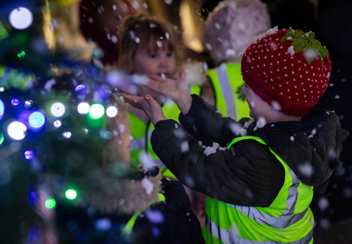 Festive Cheer at Mulberry Park’s Christmas Lights Switch-On